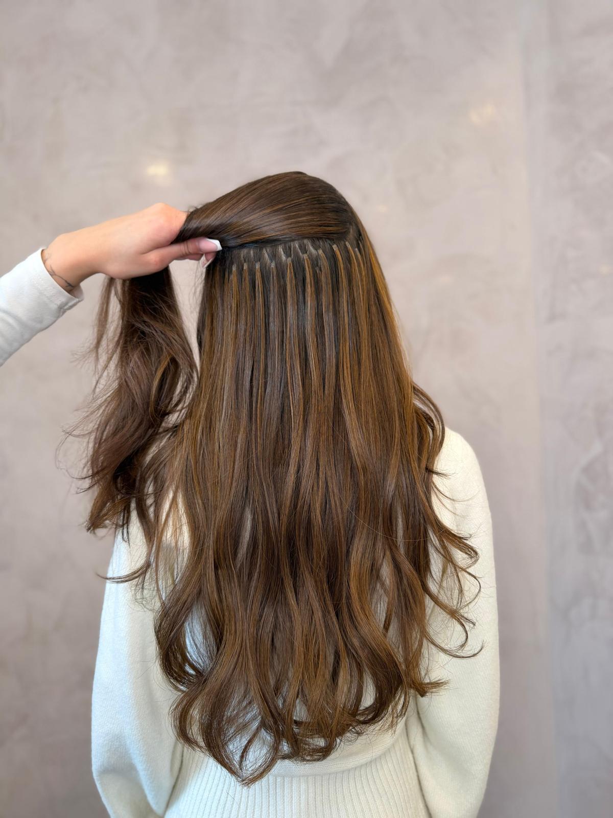 Lange braune Locken mit Extensions