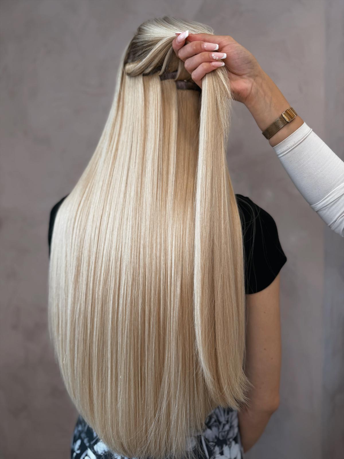 Lange glatte Honigblonde Extensions