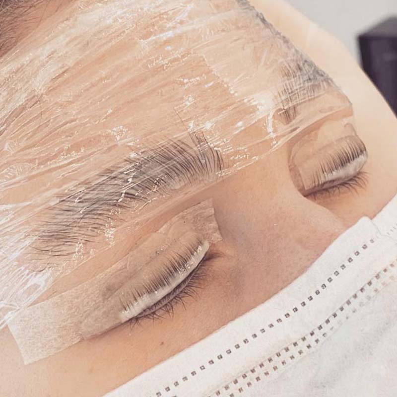 Wimpernlifting und Augenbrauen-Lifting im Sweedstudio